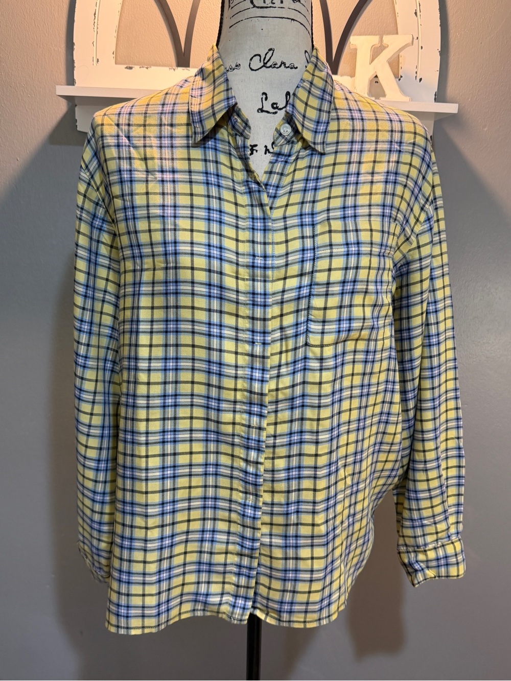 LIZ CLAIBORNE YELLOW PLAID BUTTON DOWN SHIRT SZ PM